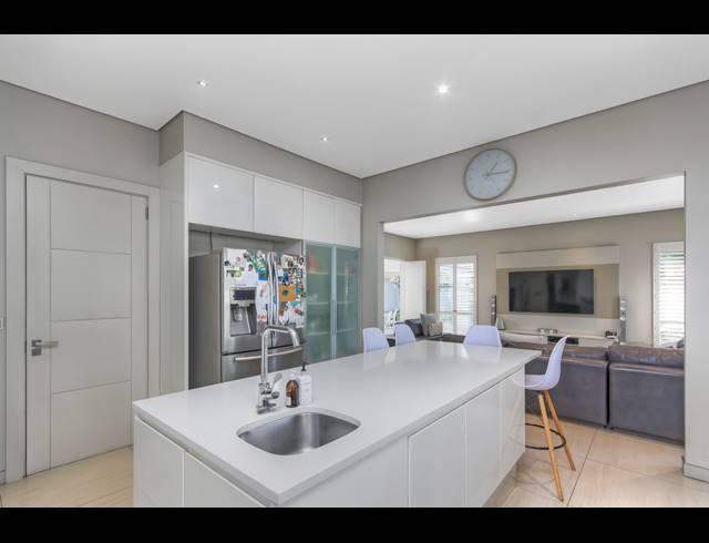 4 BEDROOM CLUSTER FOR SALE IN MORNINGSIDE